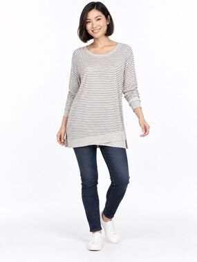 Danskin NEW White Gray Striped Long Sleeve Athleisure Gorpcore Casual Top Sz. XL